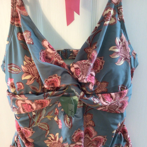 Cupshe Twist & Cut-Out Floral Tummy Control Long Torso One-Piece Size Medium - Picture 4 of 10